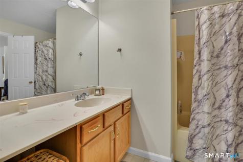 853 Glacier Way Southington CT 06489