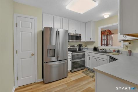853 Glacier Way Southington CT 06489