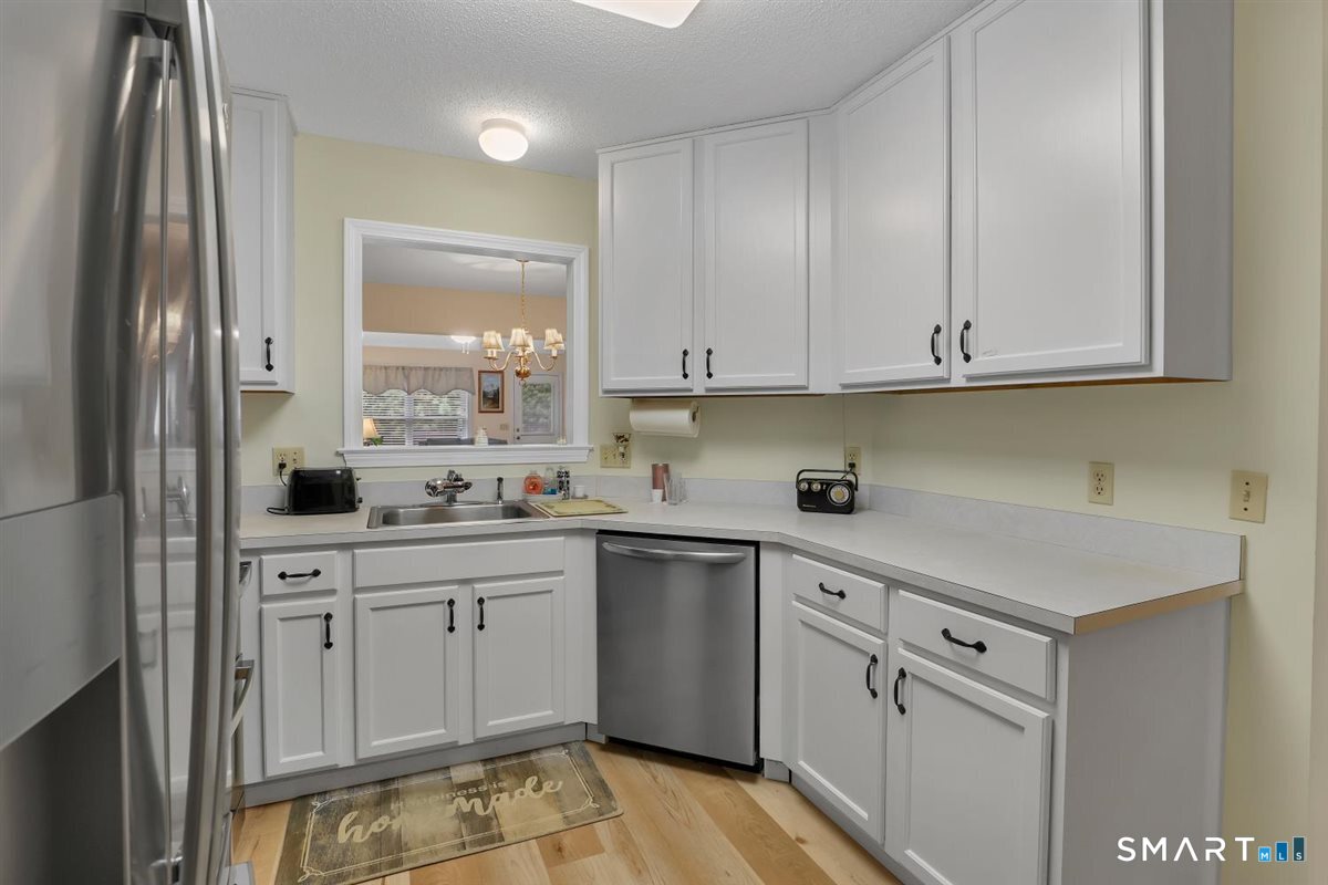 853 Glacier Way Southington CT 06489