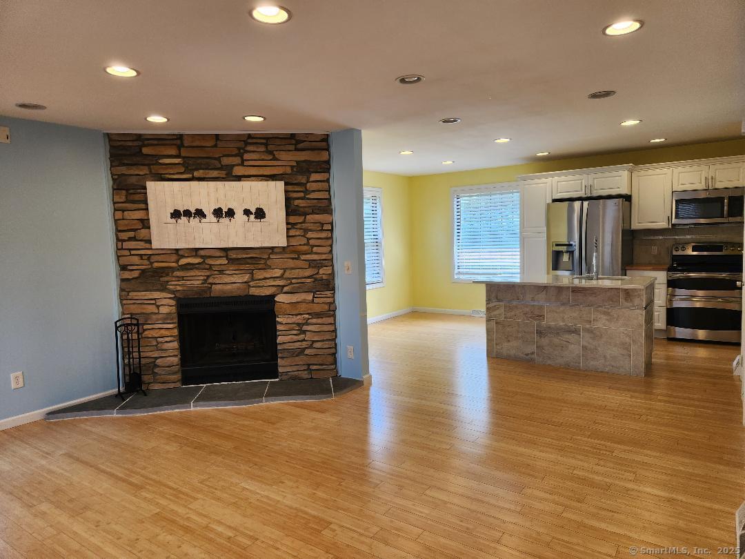 22 Baypath Way Branford CT 06405