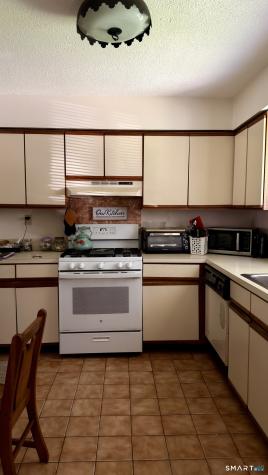 122 Sutton Place Bloomfield CT 06002
