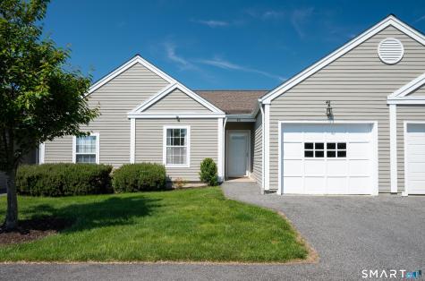 46 Elizabeth Circle Newtown CT 06482