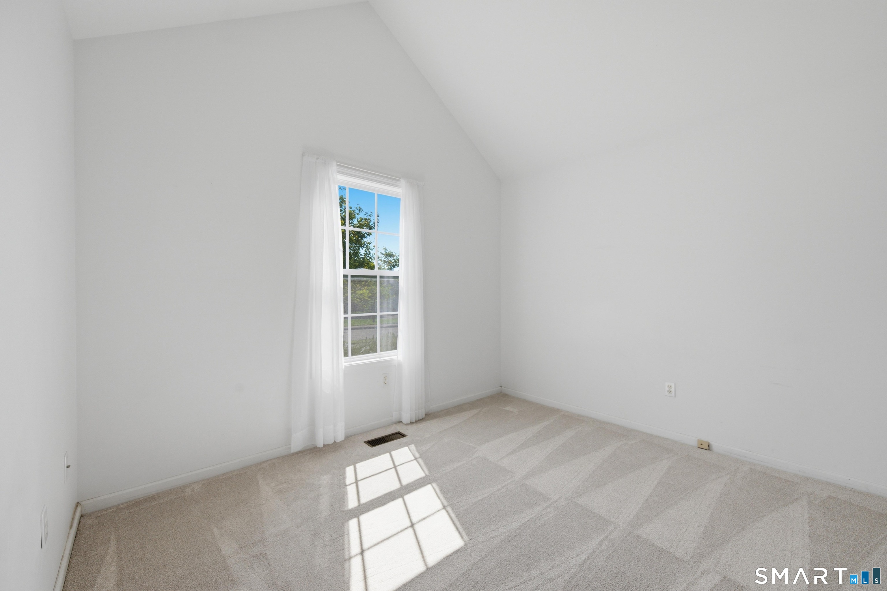 46 Elizabeth Circle Newtown CT 06482