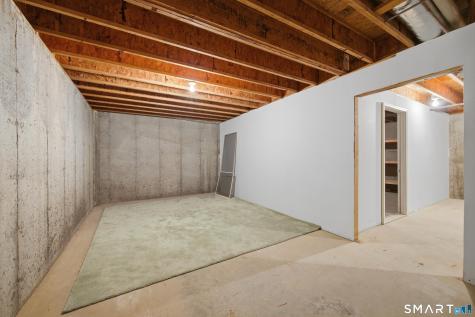 46 Elizabeth Circle Newtown CT 06482
