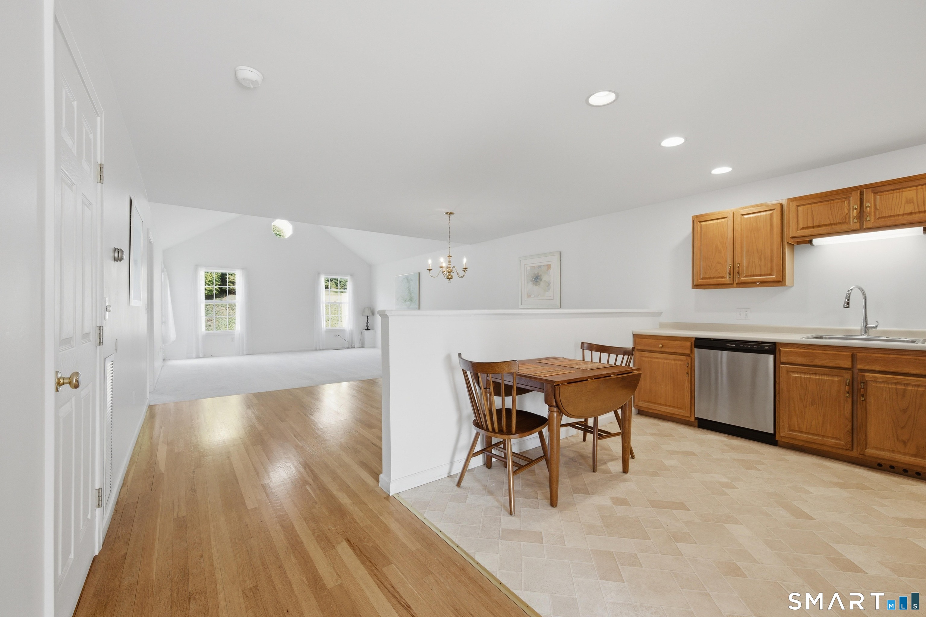 46 Elizabeth Circle Newtown CT 06482