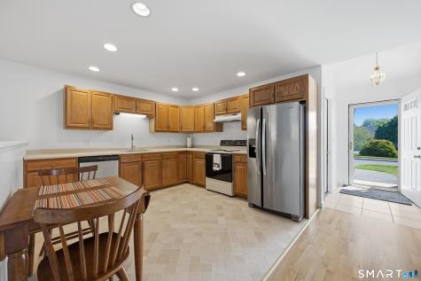 46 Elizabeth Circle Newtown CT 06482