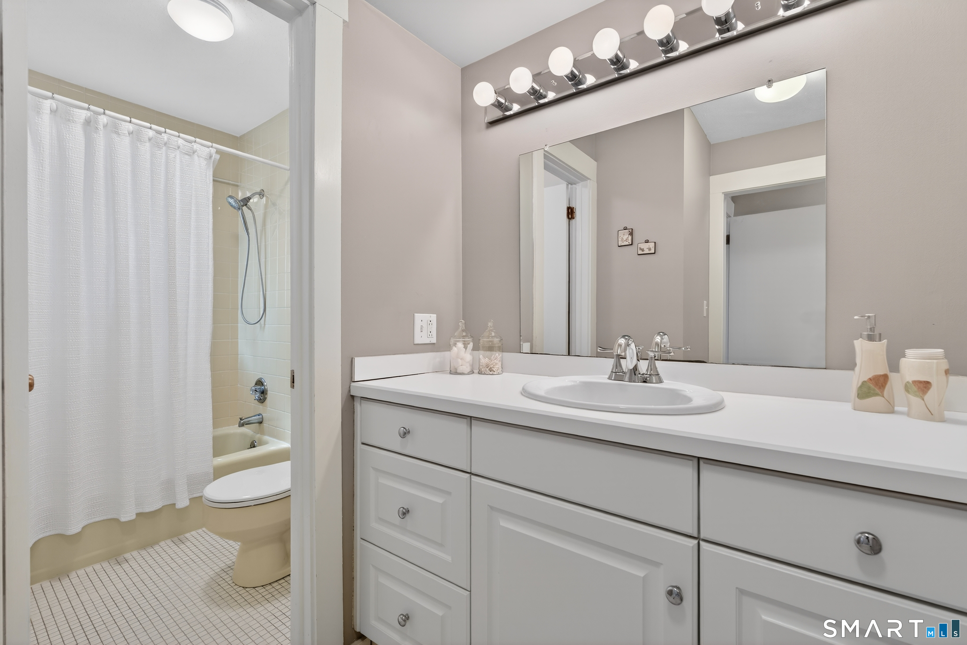 196 Apache Lane Stratford CT 06614