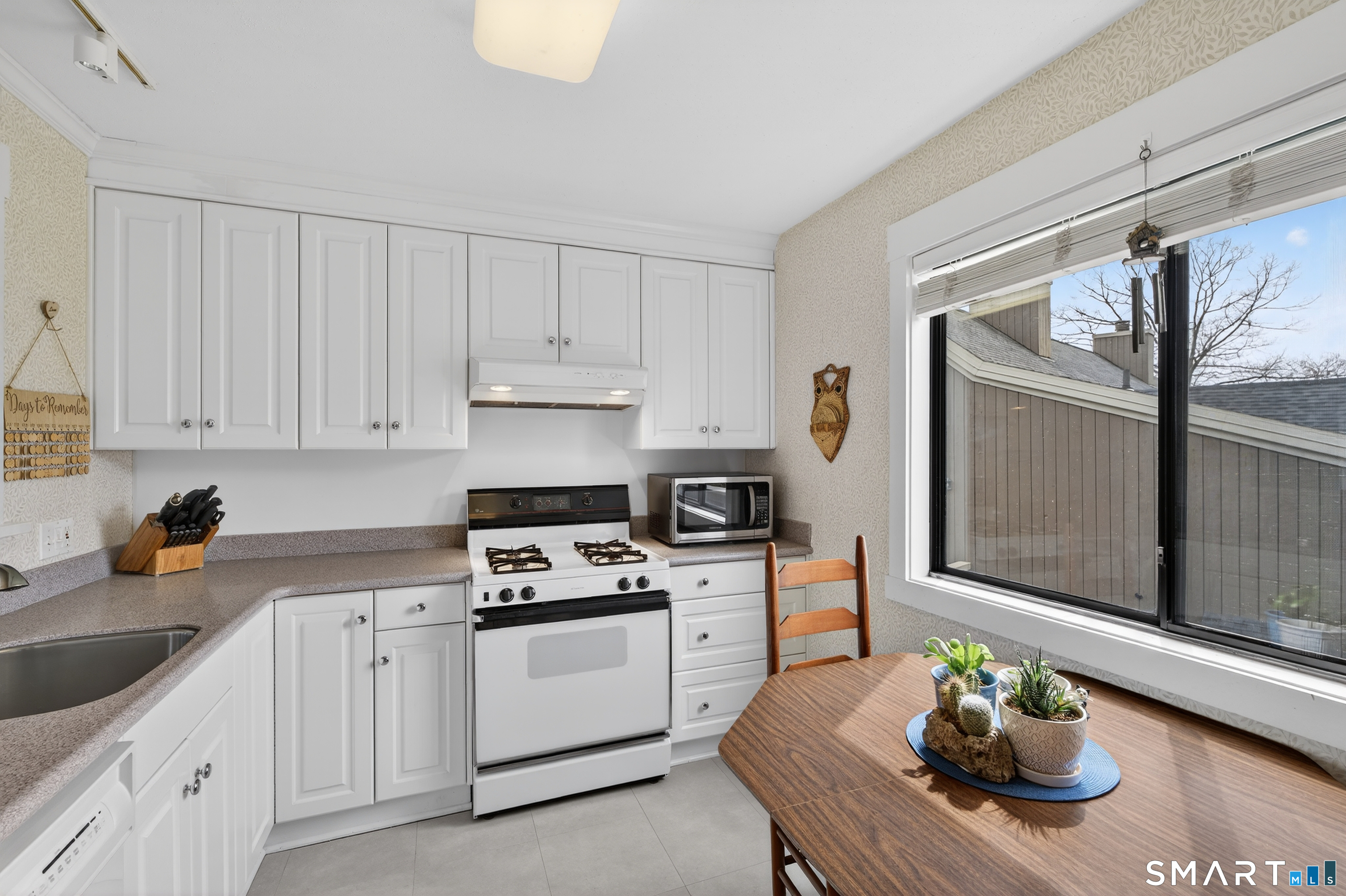 196 Apache Lane Stratford CT 06614