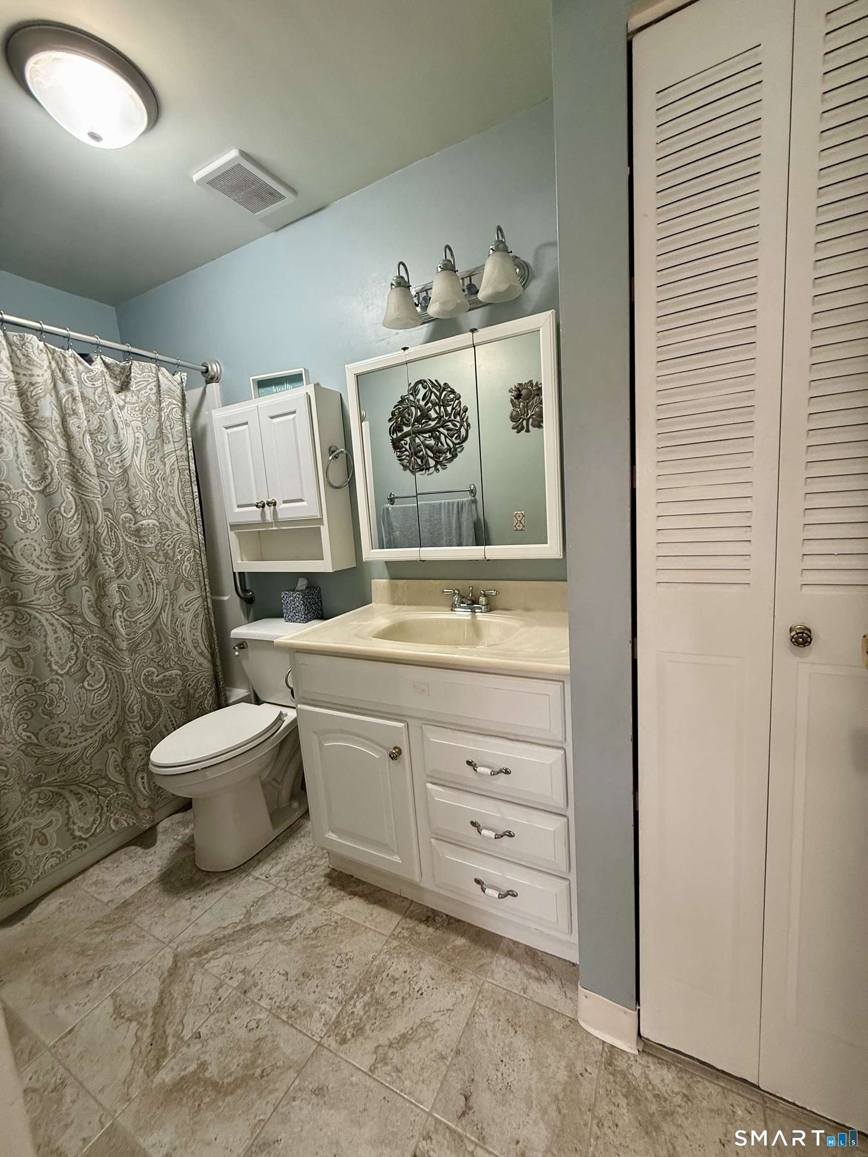 6 Stonegate Circle Branford CT 06405