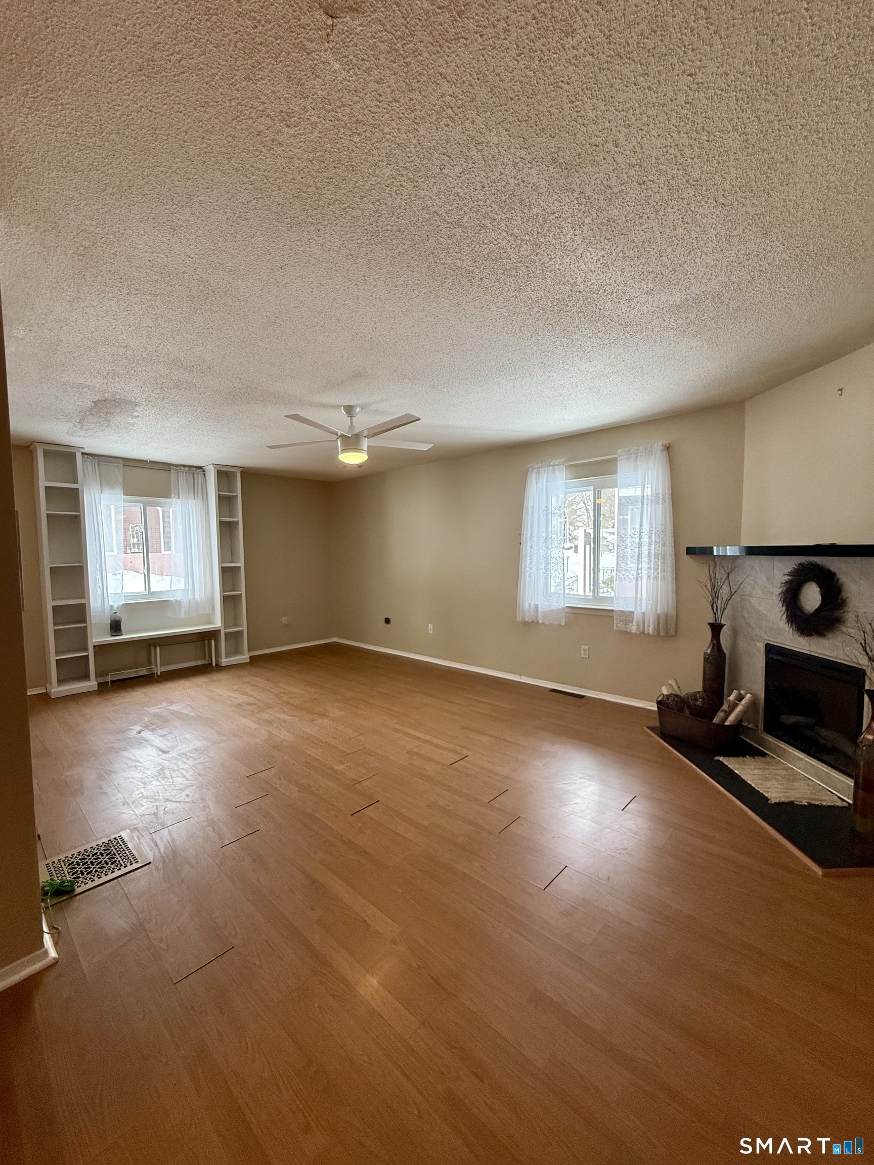 6 Stonegate Circle Branford CT 06405