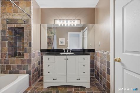 71 Cobblestone Drive Groton CT 06340