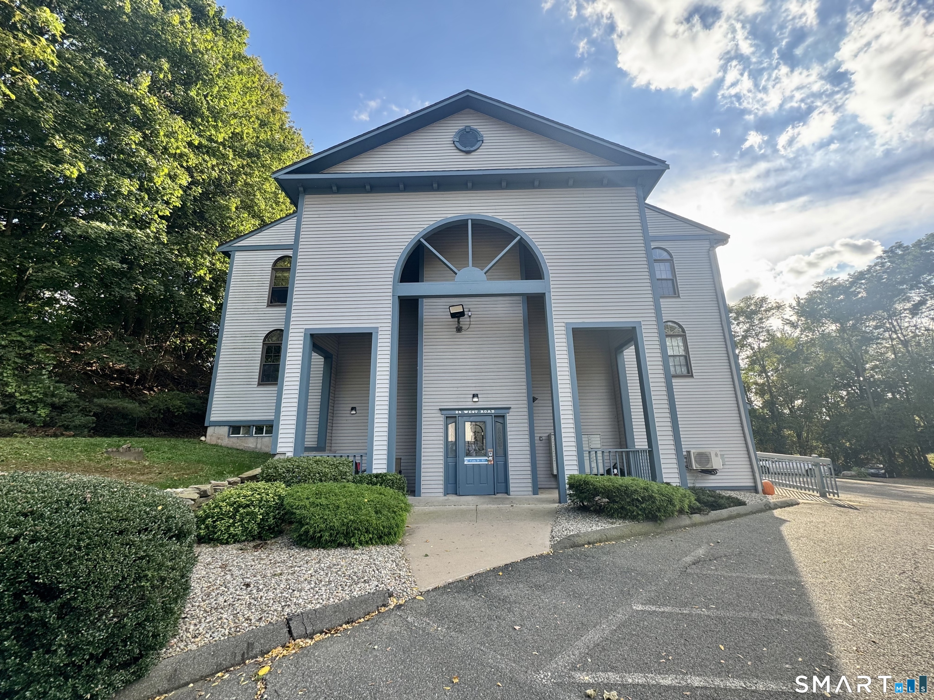 24 West Road Ellington CT 06029
