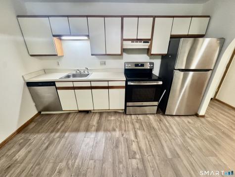 24 West Road Ellington CT 06029
