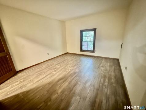 24 West Road Ellington CT 06029