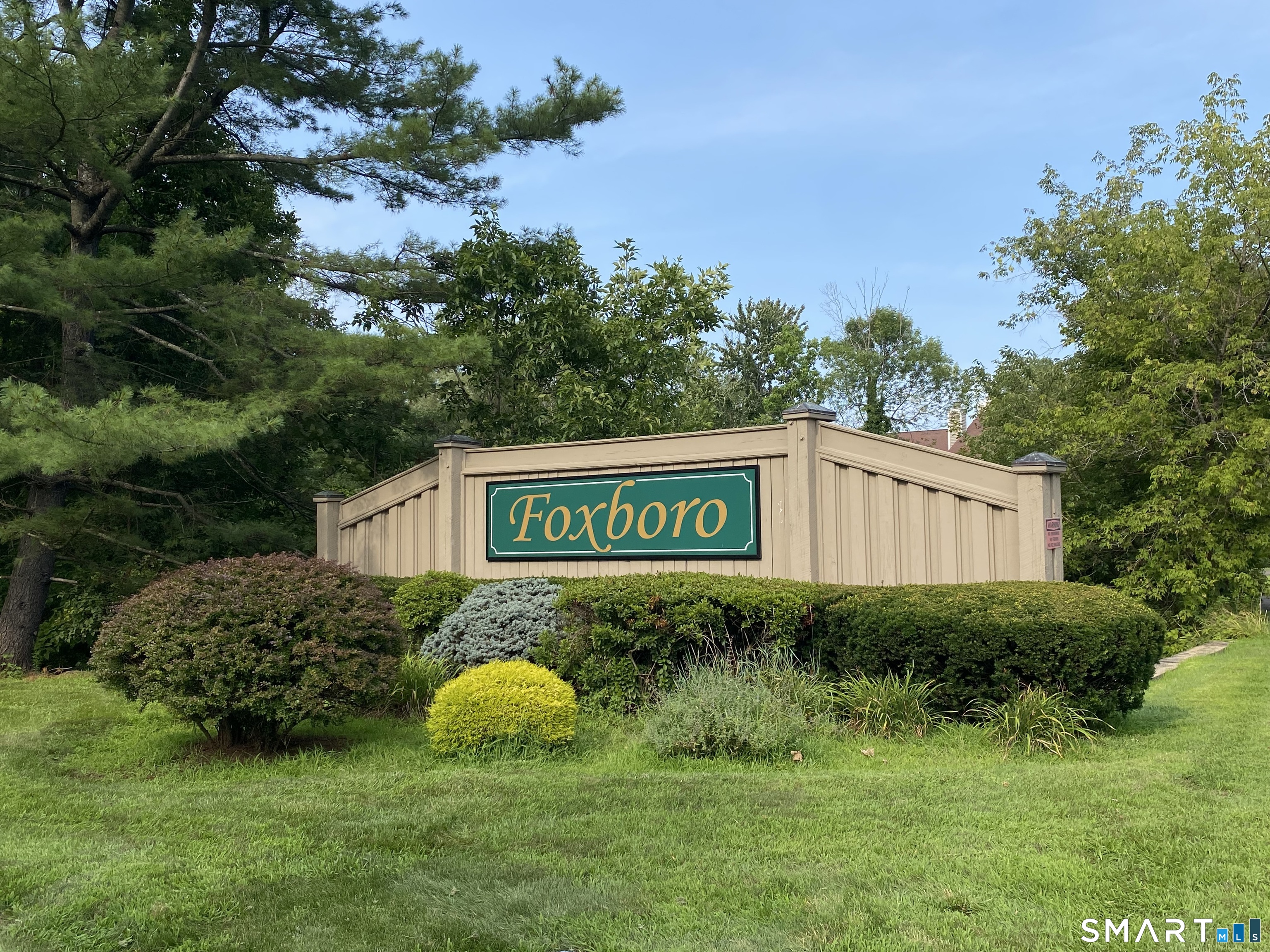 81 Fox Run Court Newington CT 06111