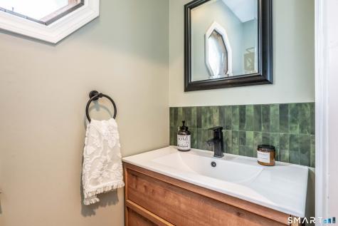 81 Fox Run Court Newington CT 06111