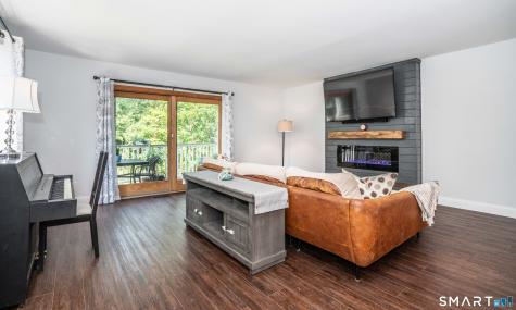 81 Fox Run Court Newington CT 06111