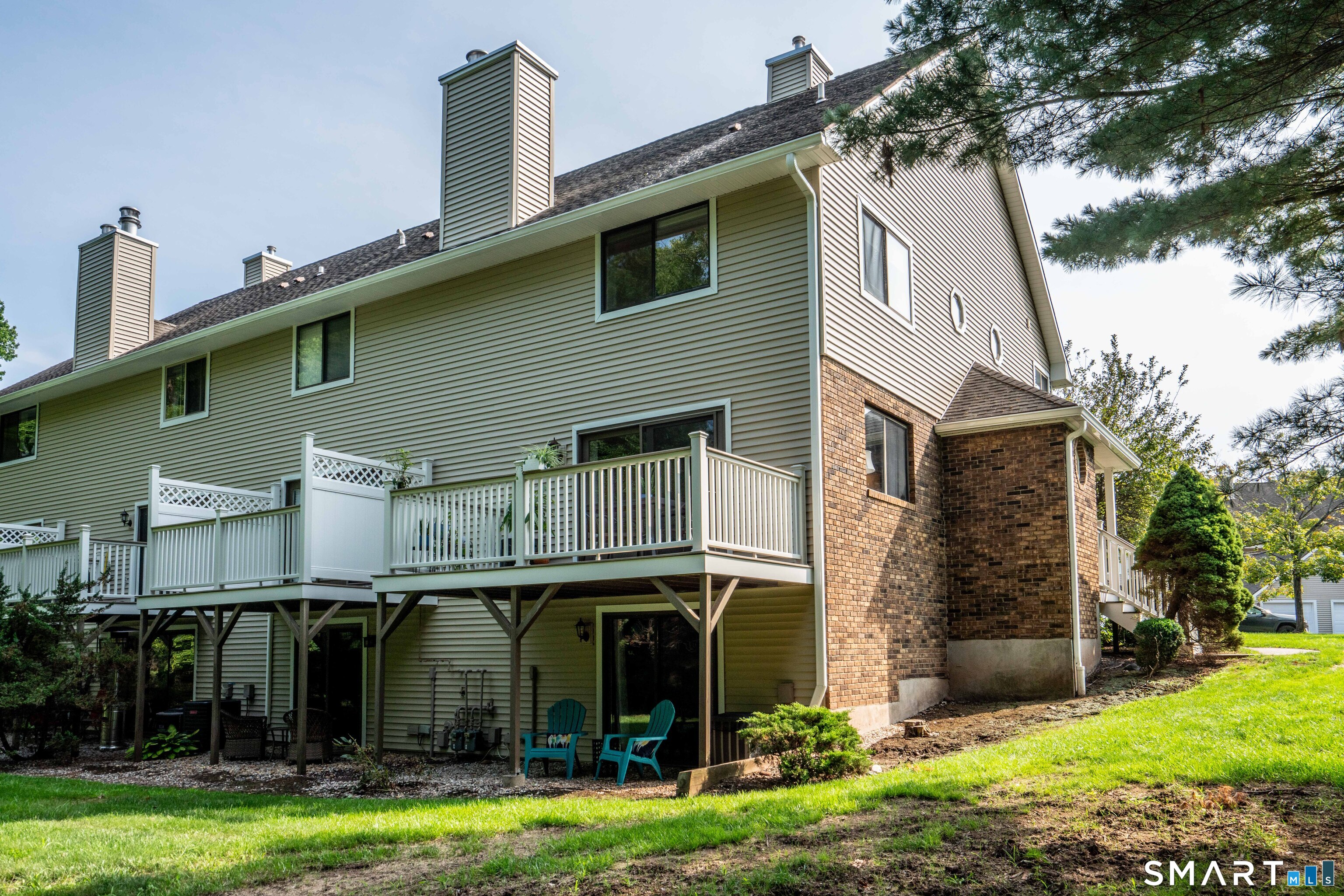 81 Fox Run Court Newington CT 06111