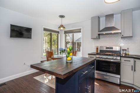 81 Fox Run Court Newington CT 06111