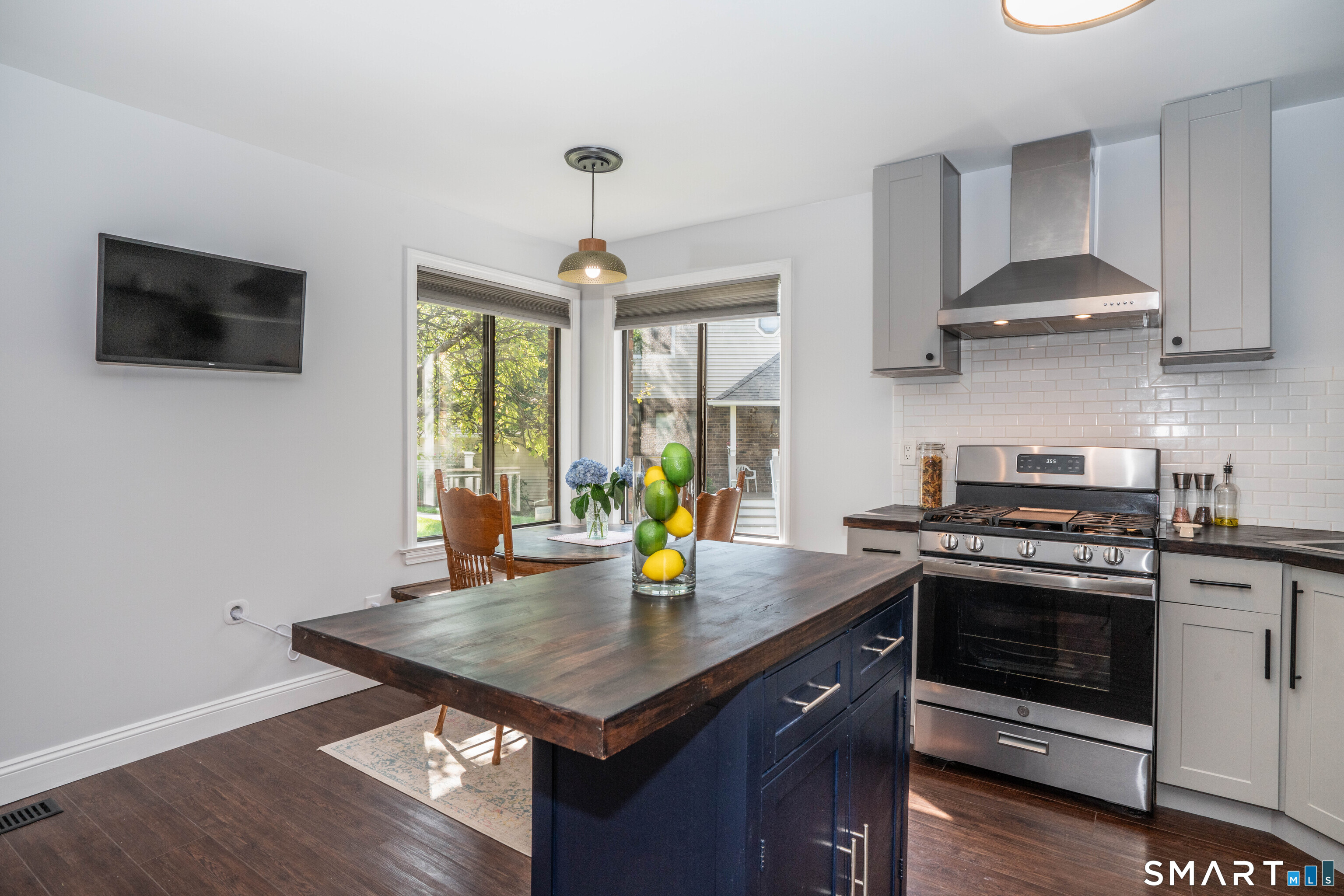 81 Fox Run Court Newington CT 06111