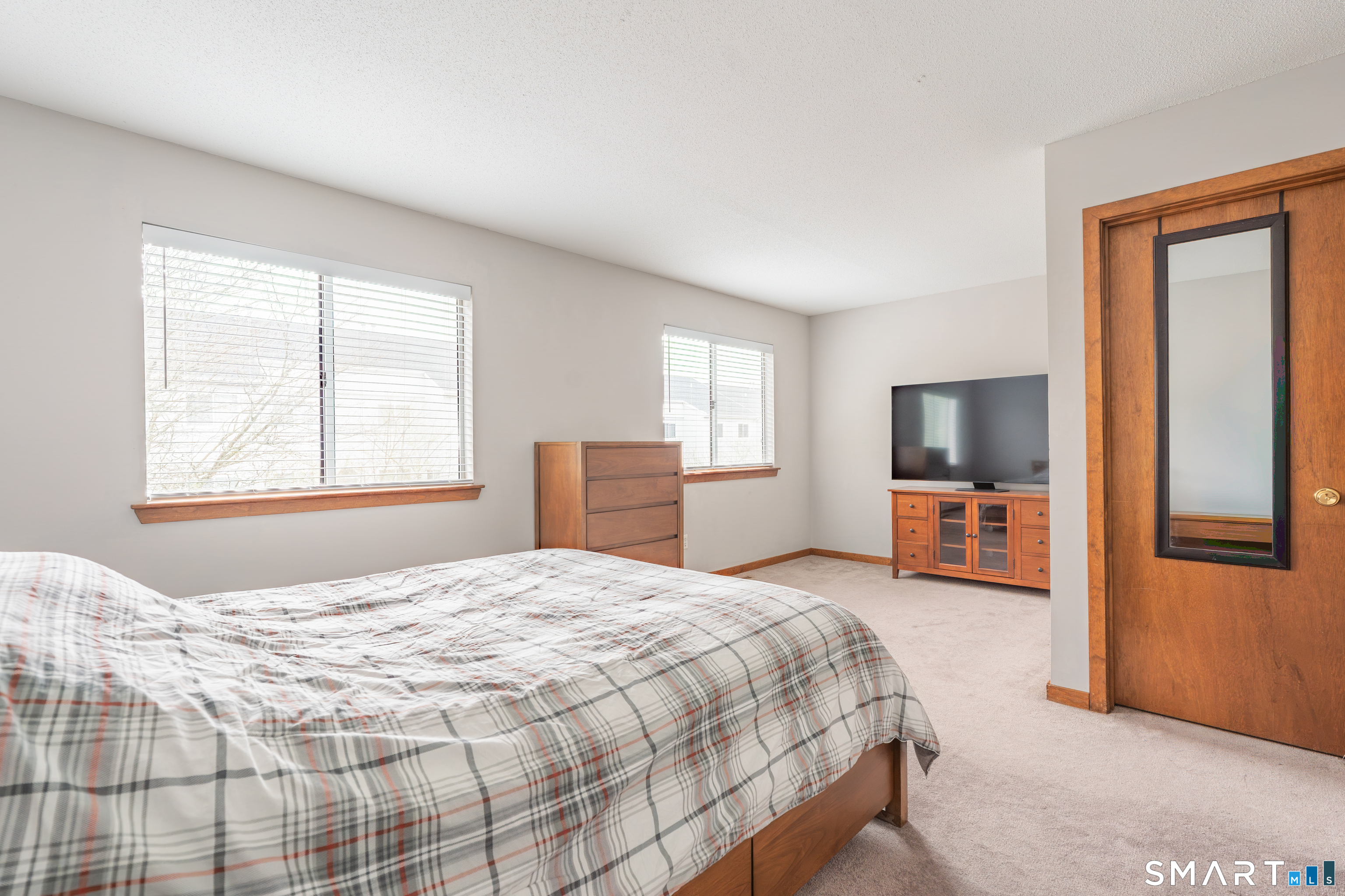86 Staffordshire Commons Drive Wallingford CT 06492