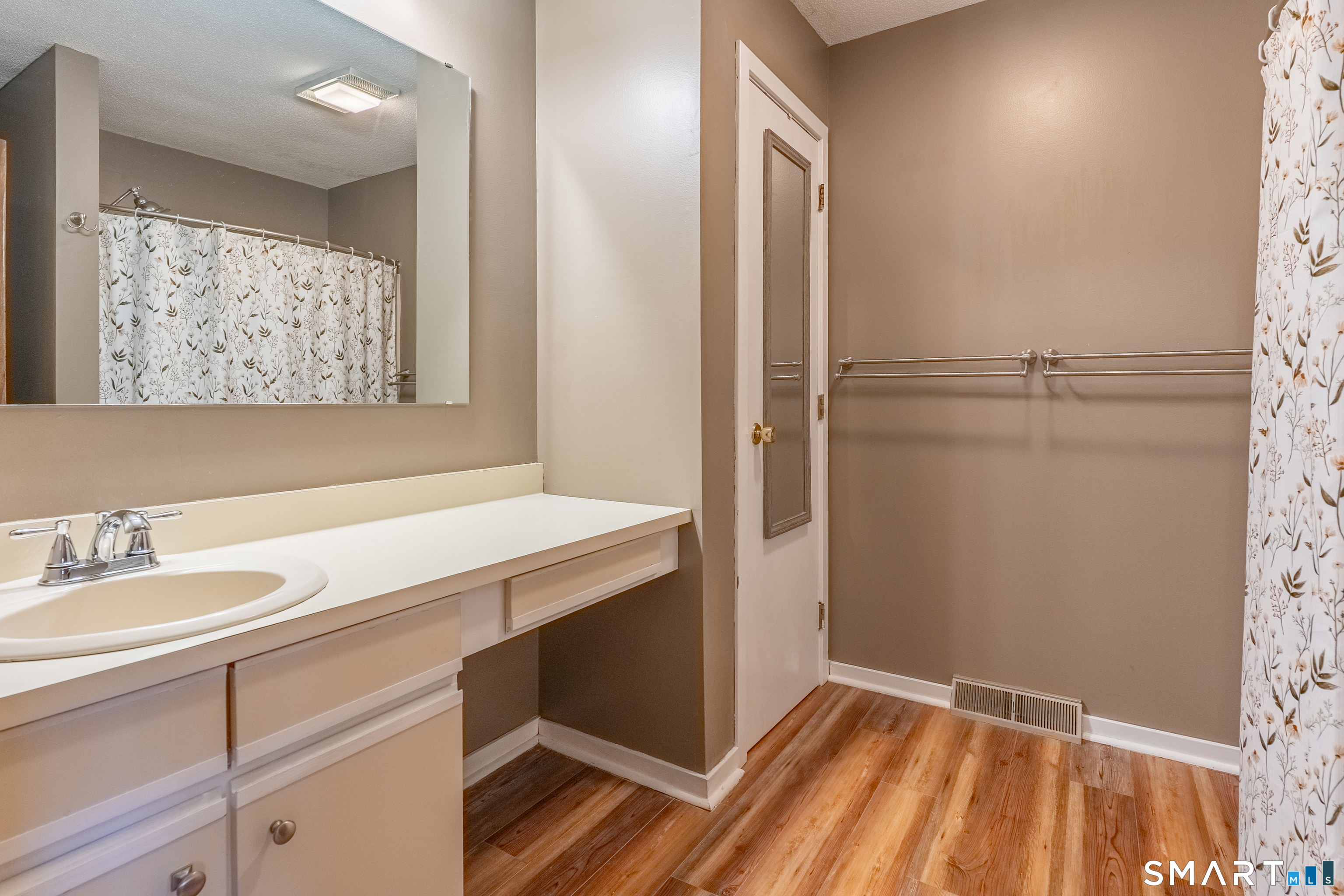 86 Staffordshire Commons Drive Wallingford CT 06492
