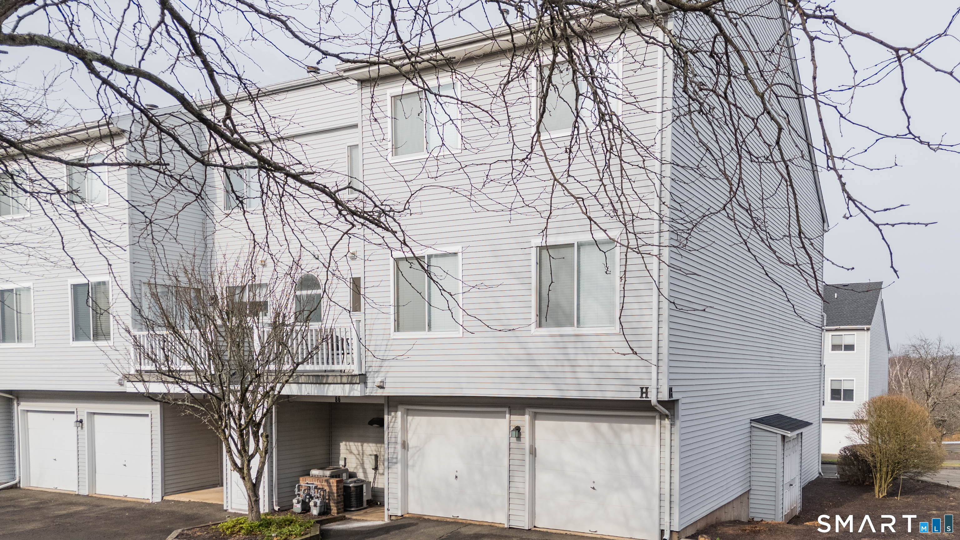 86 Staffordshire Commons Drive Wallingford CT 06492