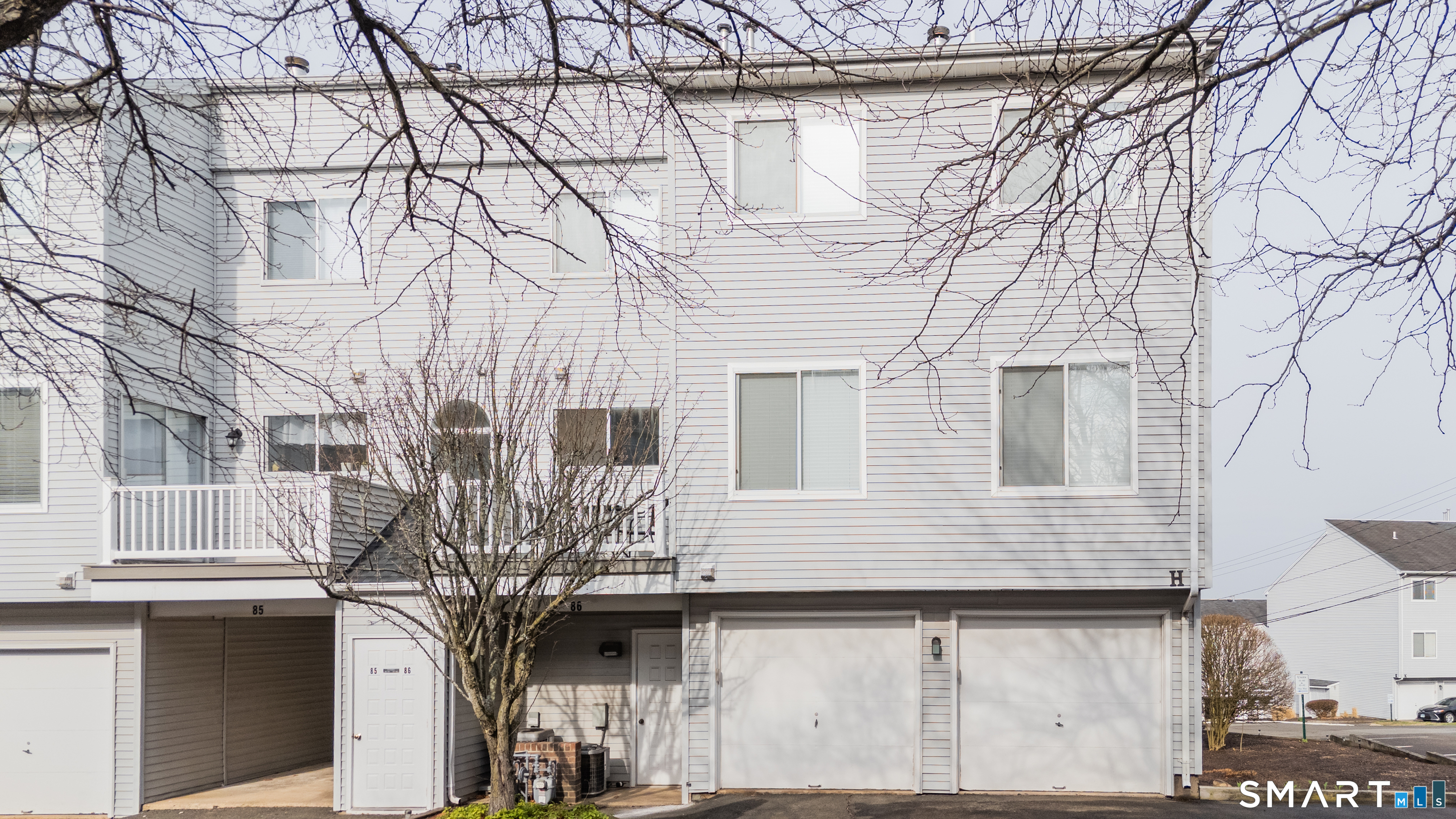 86 Staffordshire Commons Drive Wallingford CT 06492