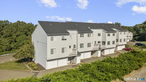 136 Staffordshire Commons Drive Wallingford CT 06492