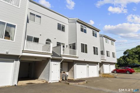136 Staffordshire Commons Drive Wallingford CT 06492