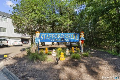 136 Staffordshire Commons Drive Wallingford CT 06492