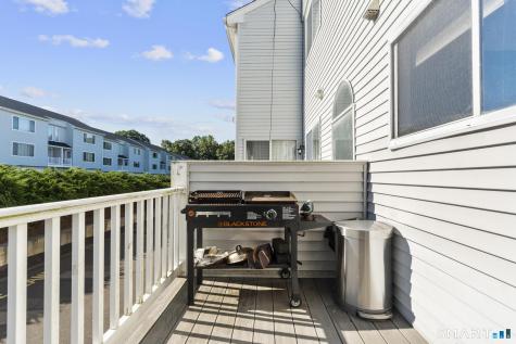 136 Staffordshire Commons Drive Wallingford CT 06492