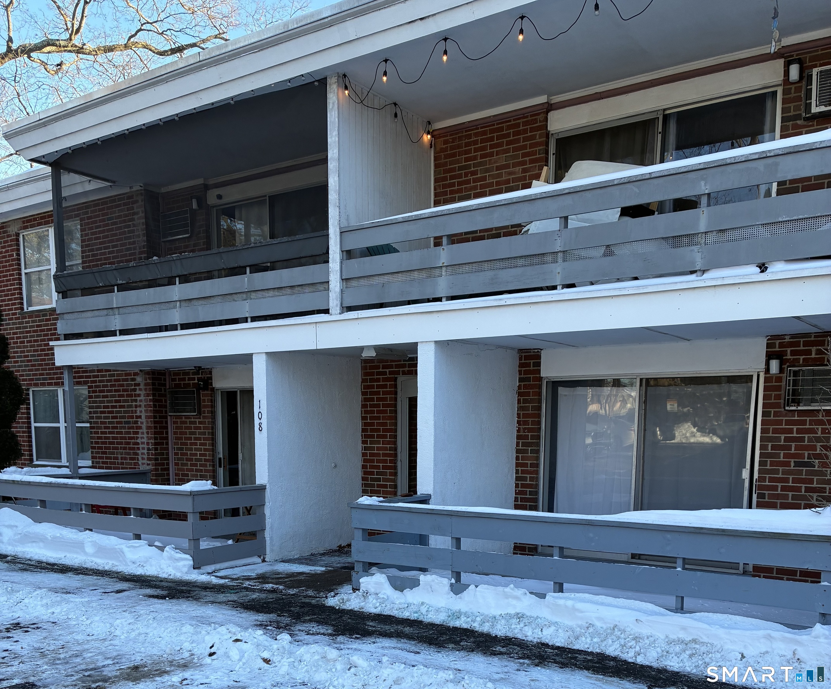 108 Oakwood Avenue West Hartford CT 06119