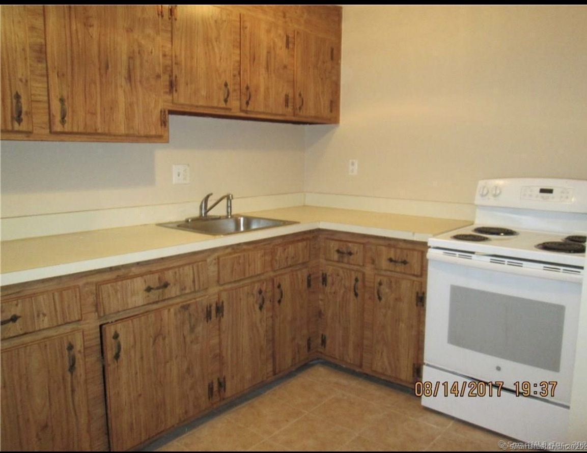 108 Oakwood Avenue West Hartford CT 06119