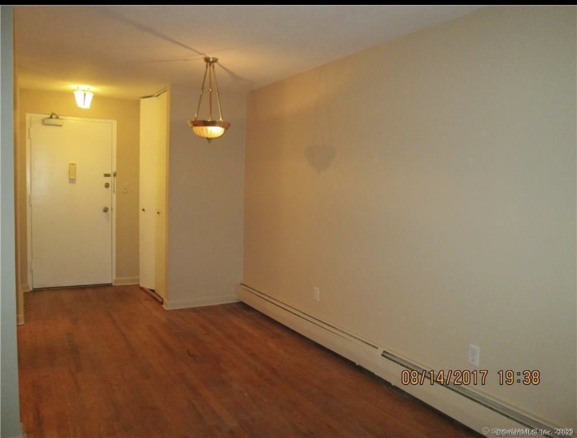 108 Oakwood Avenue West Hartford CT 06119