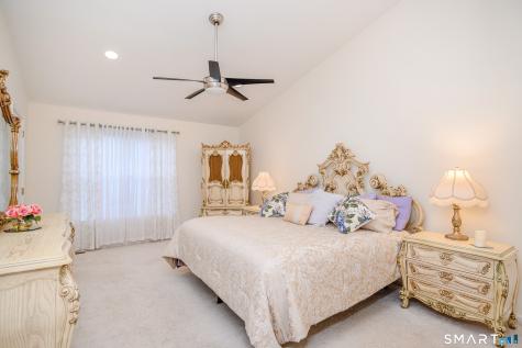 1705 Eaton Court Danbury CT 06811