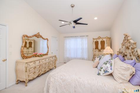 1705 Eaton Court Danbury CT 06811