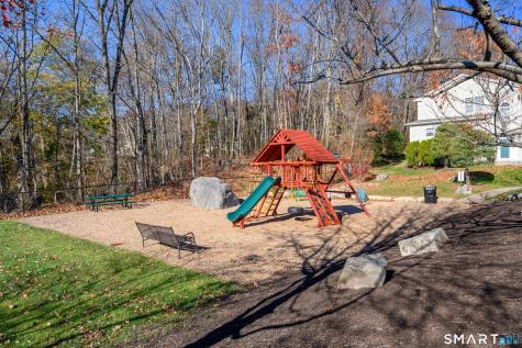 1705 Eaton Court Danbury CT 06811