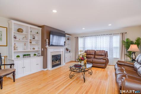 1705 Eaton Court Danbury CT 06811