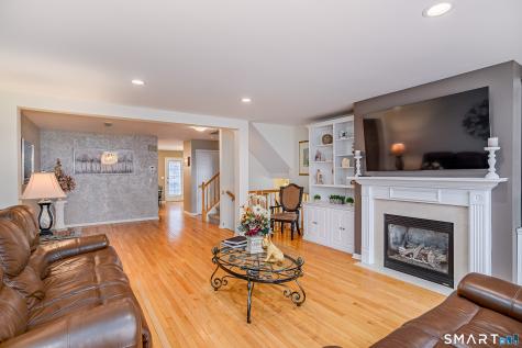 1705 Eaton Court Danbury CT 06811