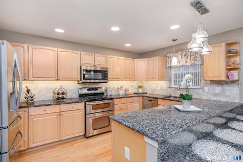 1705 Eaton Court Danbury CT 06811