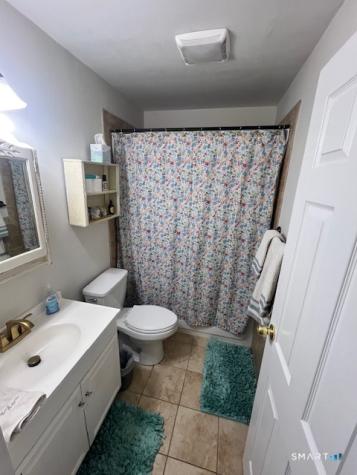 33 Essex Court Meriden CT 06450