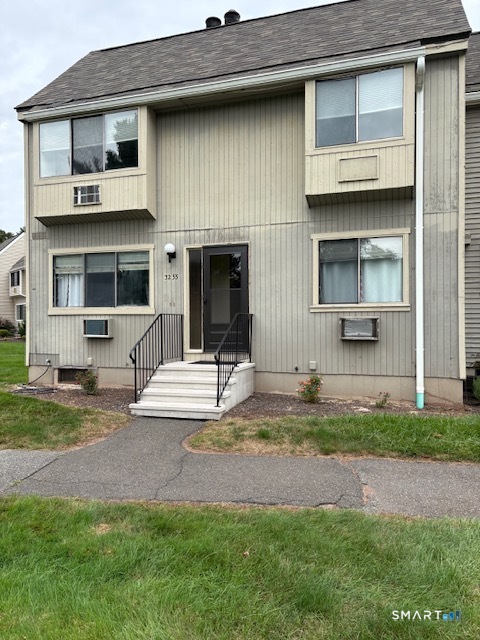 33 Essex Court Meriden CT 06450