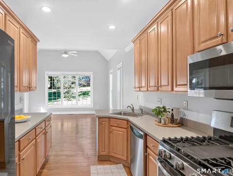 10 Chelsea Place Avon CT 06001