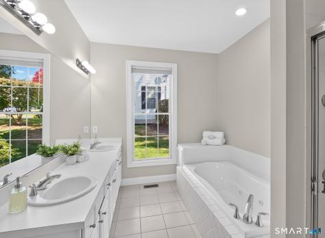 10 Chelsea Place Avon CT 06001