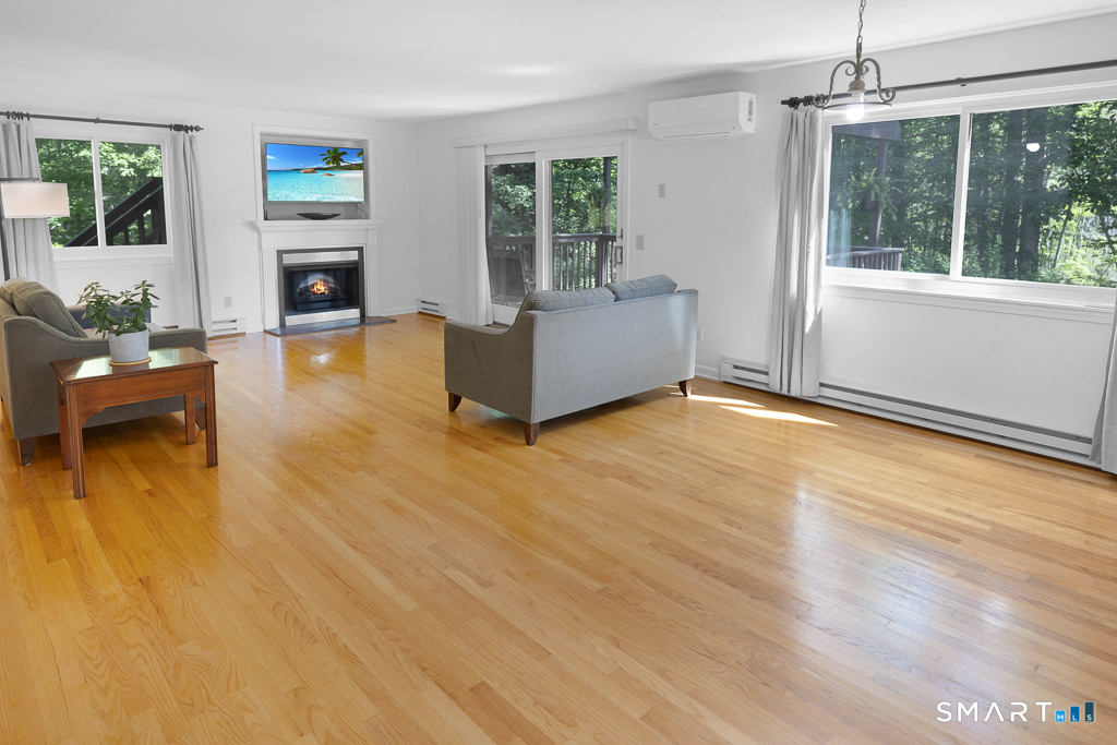 91 Riverview Road East Lyme CT 06357