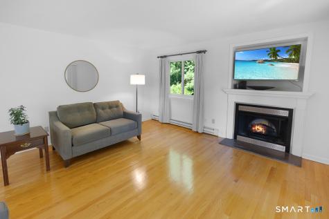 91 Riverview Road East Lyme CT 06357
