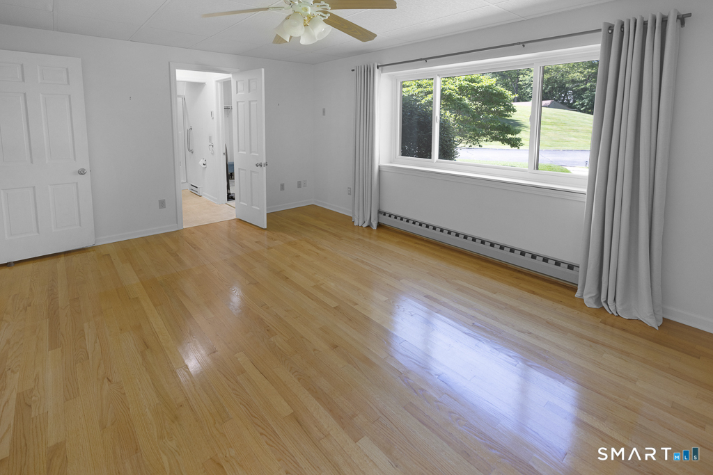 91 Riverview Road East Lyme CT 06357