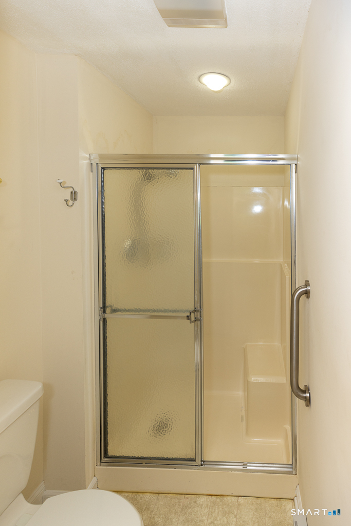 91 Riverview Road East Lyme CT 06357