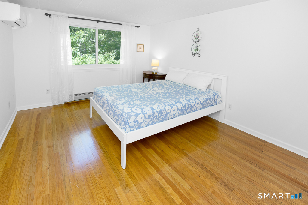 91 Riverview Road East Lyme CT 06357